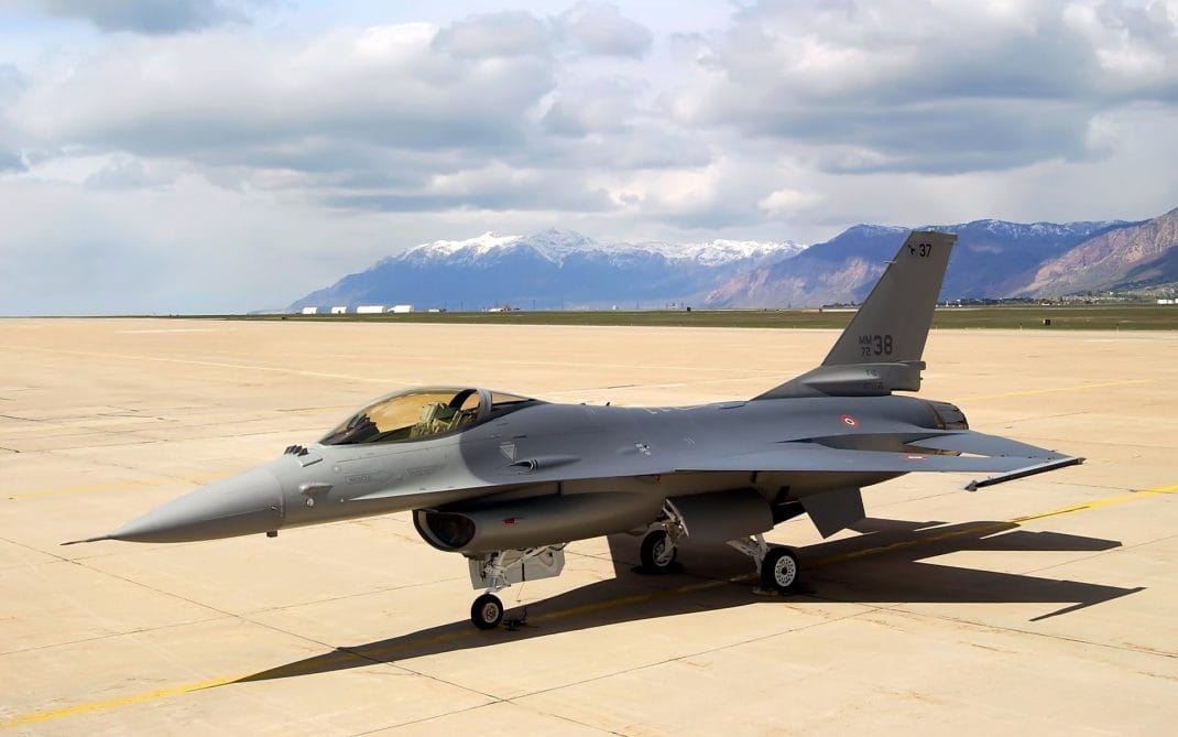 F 16 Fighter